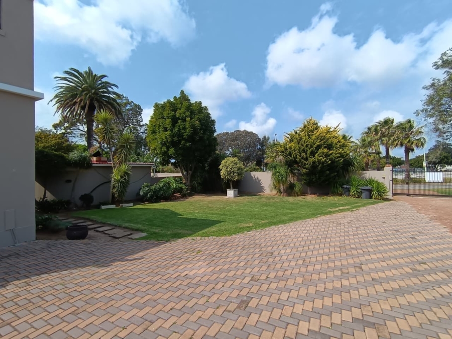 7 Bedroom Property for Sale in Walmer Eastern Cape